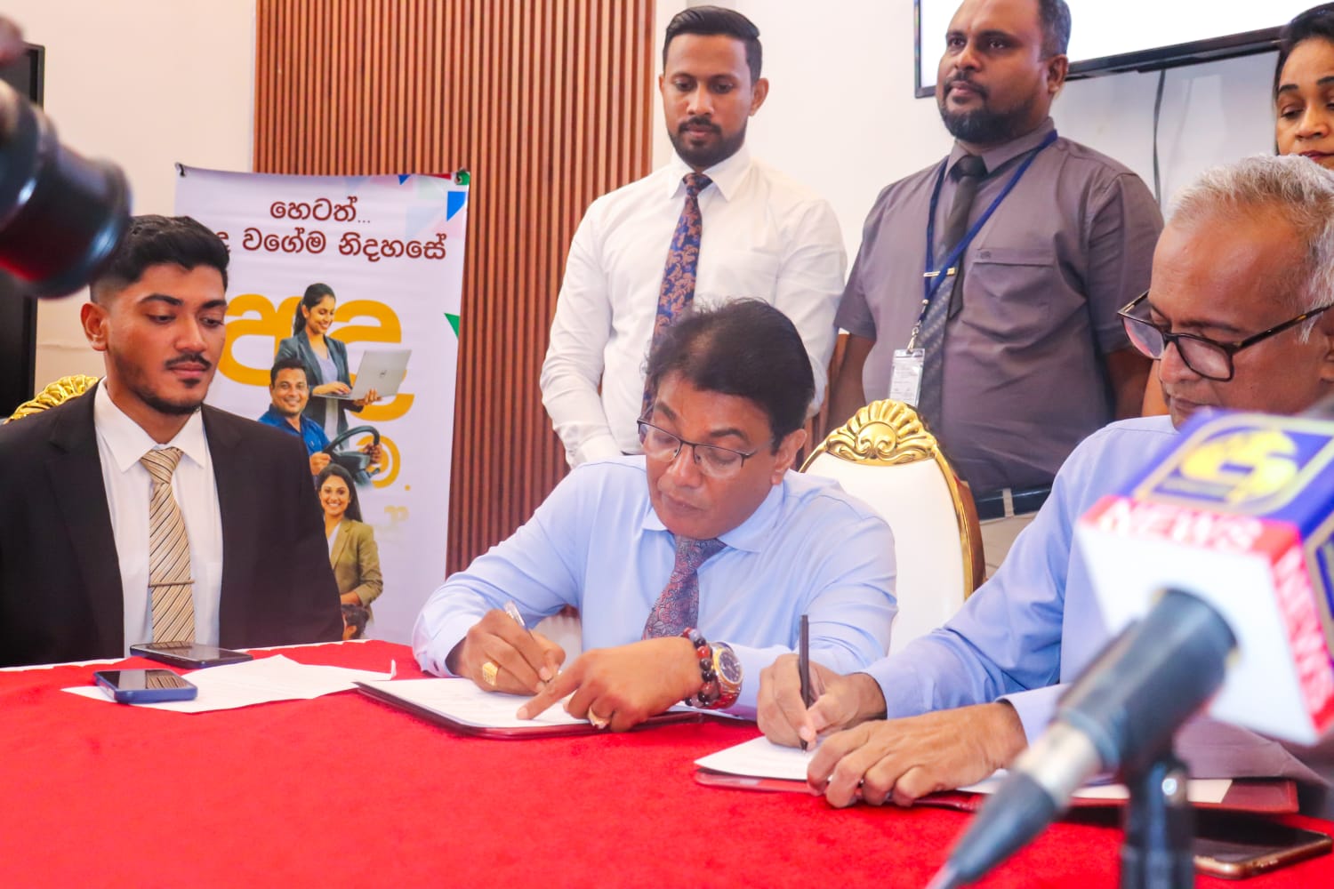 සමග නව අවබෝධතා ගිවිසුමකට අත්සන් තැබීම - බ්රිටිෂ් වේ ඉන්ටර්නැෂනල් කොලේජ් ආයතනය Image 1