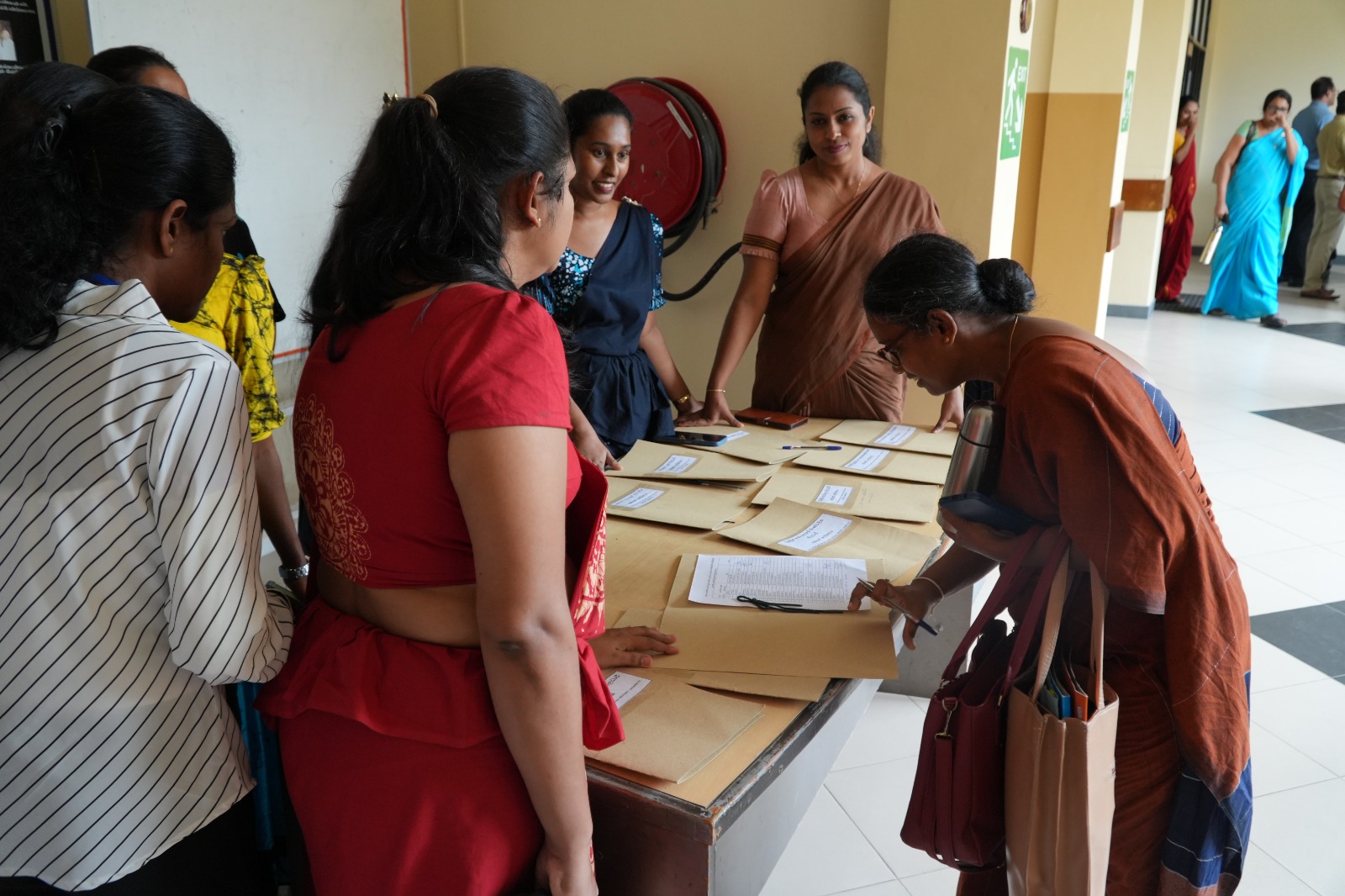 සමාජ ආරක්ෂණයට කැප වූ කුරුණෑගල දිස්ත්රික් රාජ්ය නිලධාරීන් අගයයි Image 1